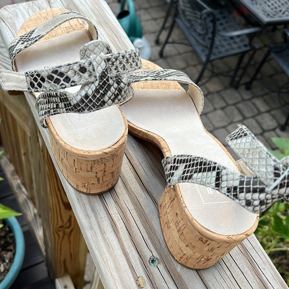Snakeskin sandals - Picture 2 of 7